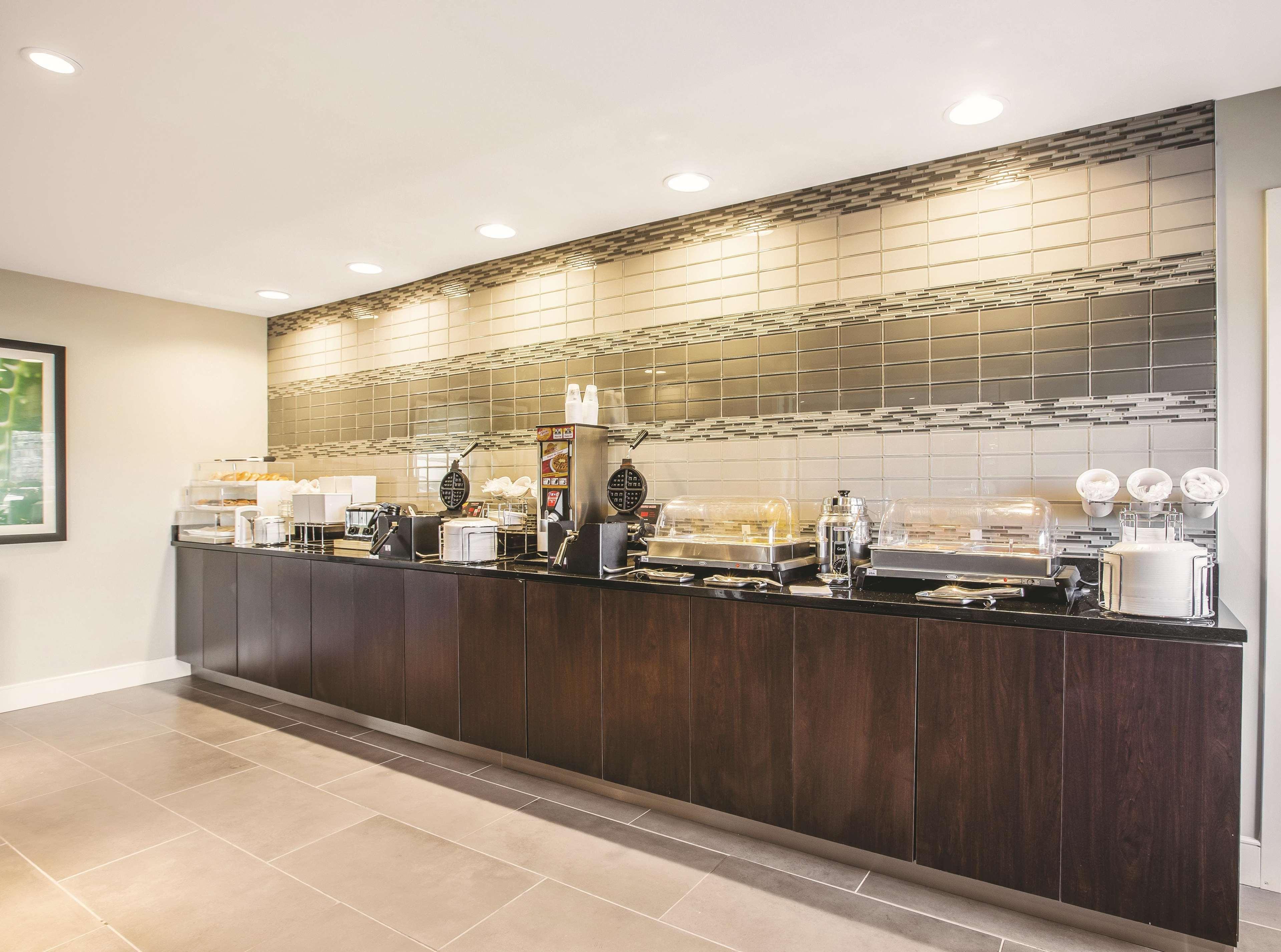 Hotel La Quinta By Wyndham Midtown - Buckhead 3*
